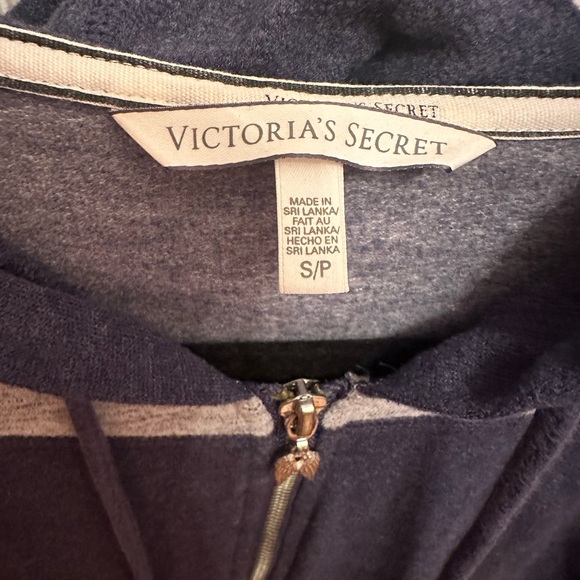 VICTORIAS SECRET SMALL HOODIE - Picture 3 of 3